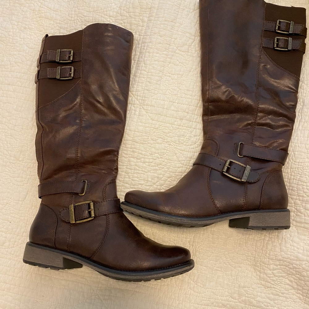 Bare Trap Boots, Size 9.5!  Rarely worn!